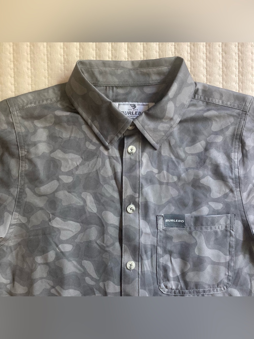 Burlebo Short Sleeve Button Up Shirt Men’s Small Gray Camo Lightweight Stretch